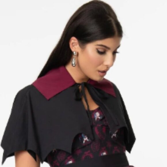 Unique Vintage Halloween Dracula Cape Burgundy and Black Sz M NWOT #0253 - Picture 1 of 11